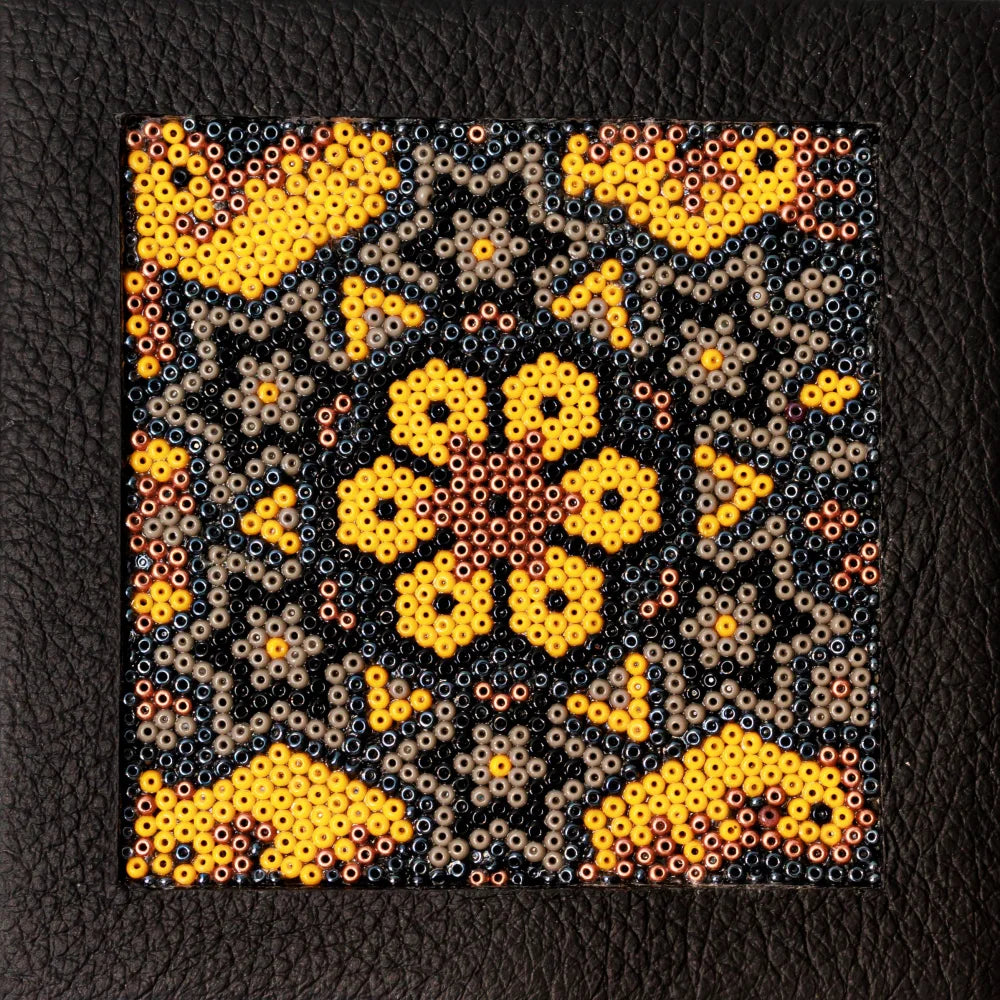 Caja Cuadrada Mediana con Huichol