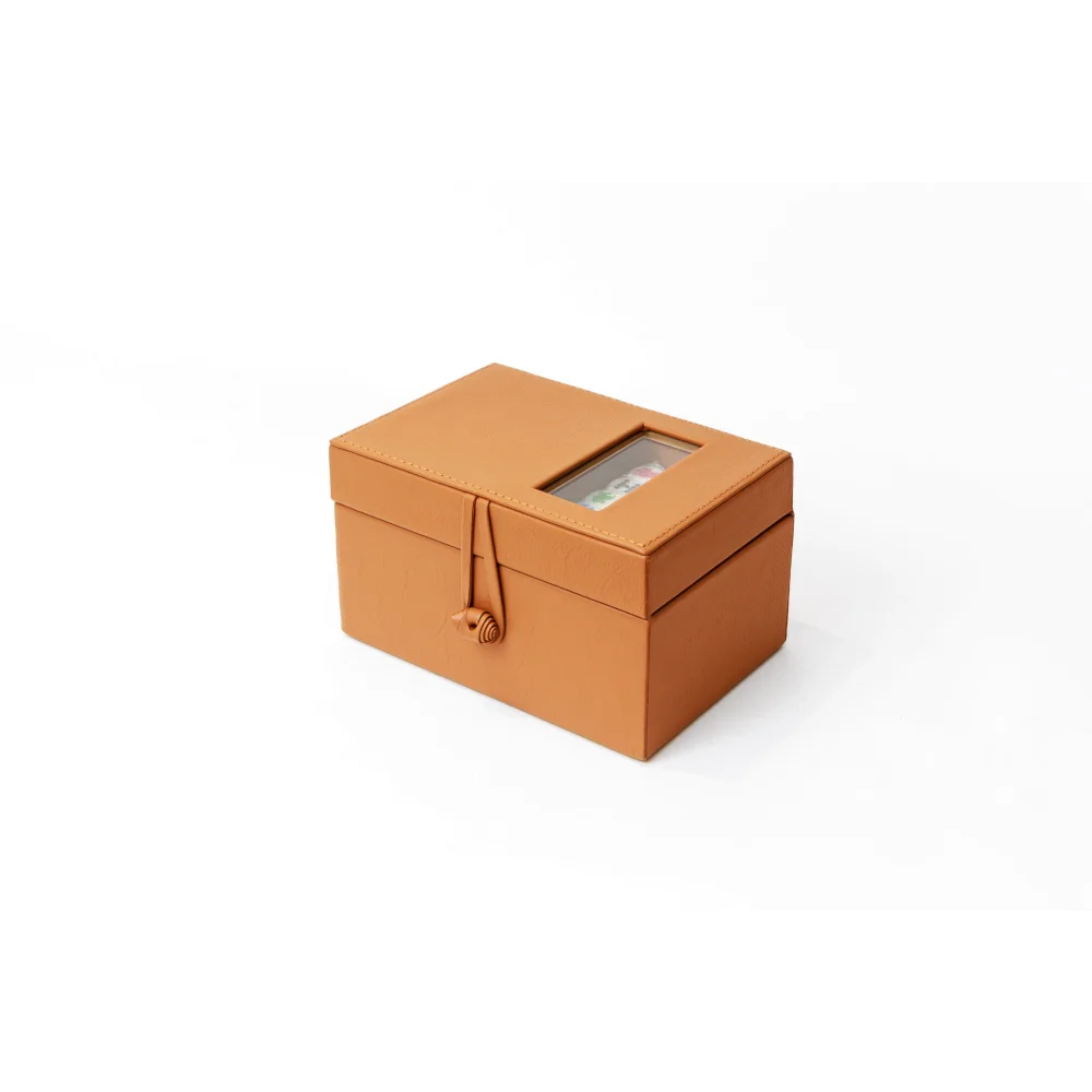 Caja Cubilete y Cartas - Miel E - Juegos