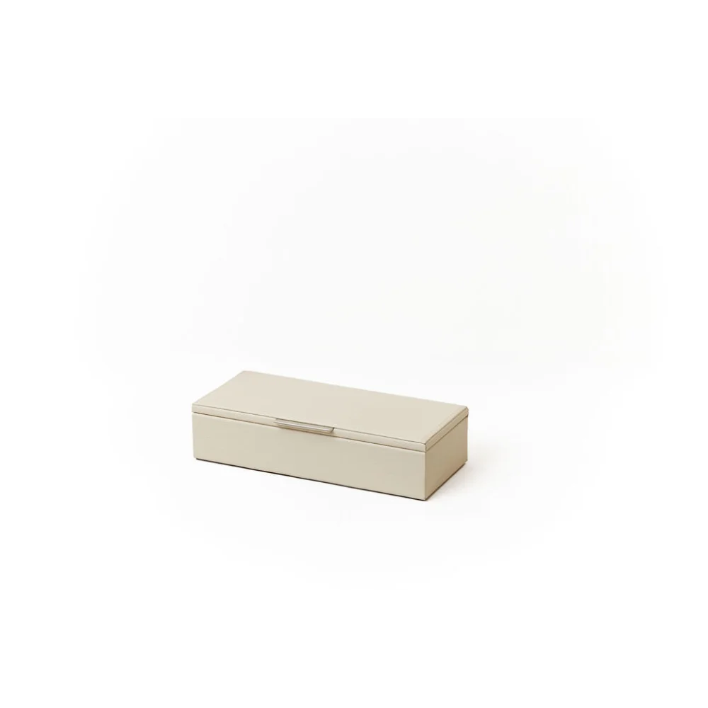 CAJA RECTANGULAR CON HERRAJE