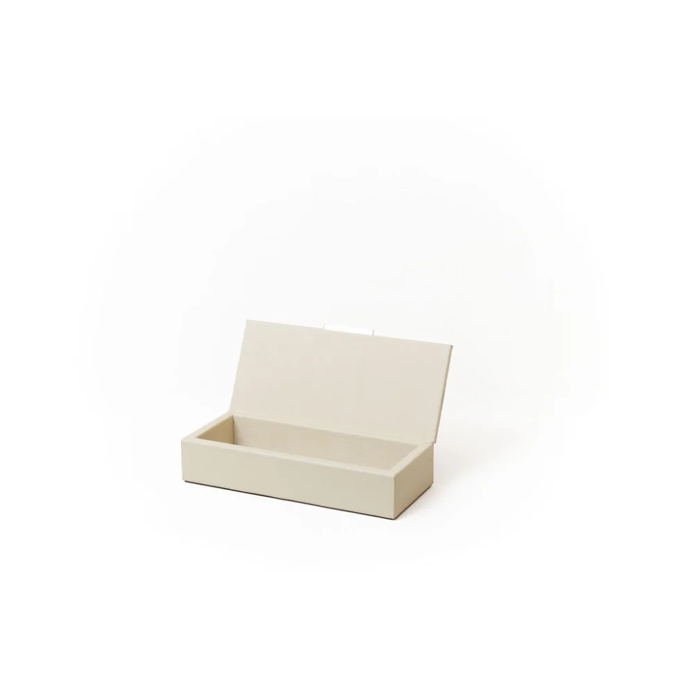 CAJA RECTANGULAR CON HERRAJE