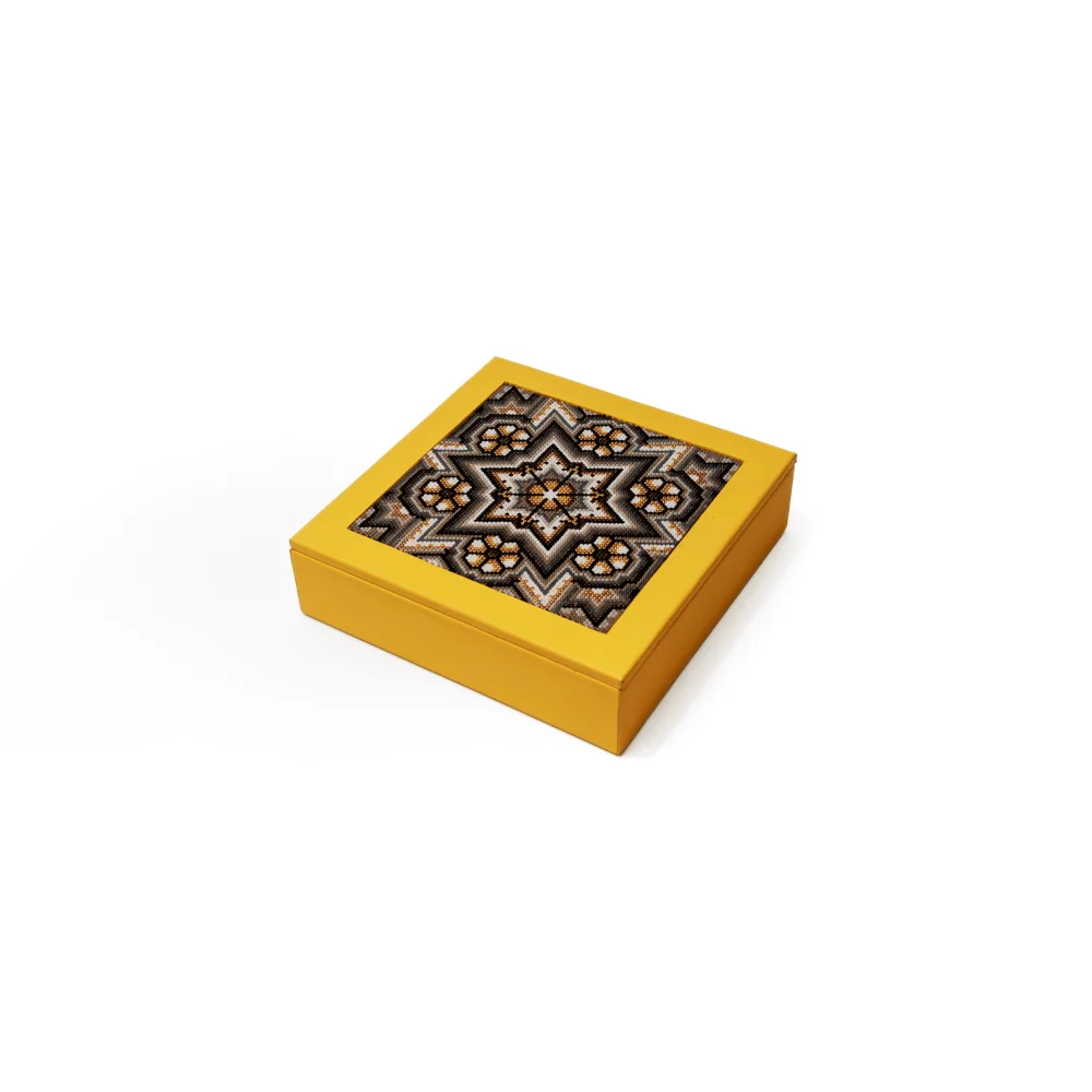 Caja Cuadrada Grande con Huichol Amarillo Canario