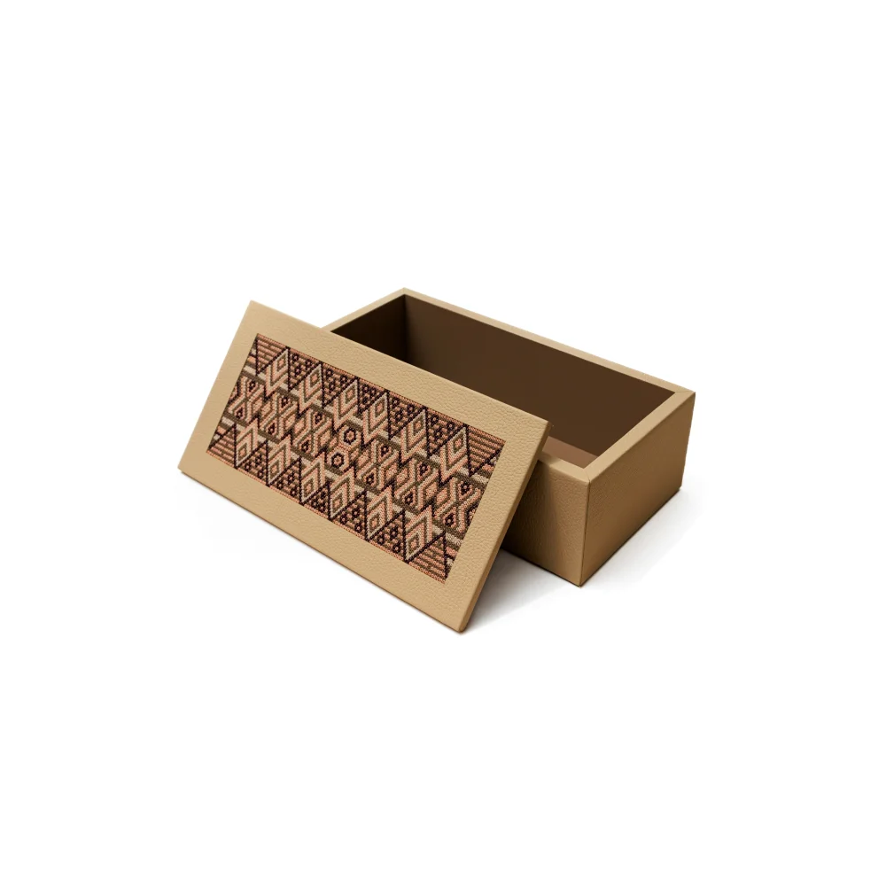 Caja Rectangular Grande con Huichol - Dove